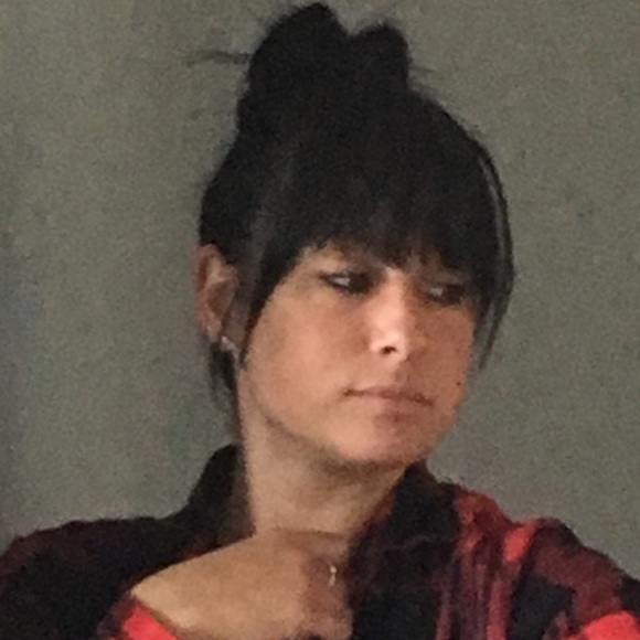 Meet your Posher, Monica - Picture 2 of 8